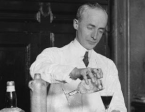 Il probabile inventore dell'Aviation Cocktail, Hugo Ensslin