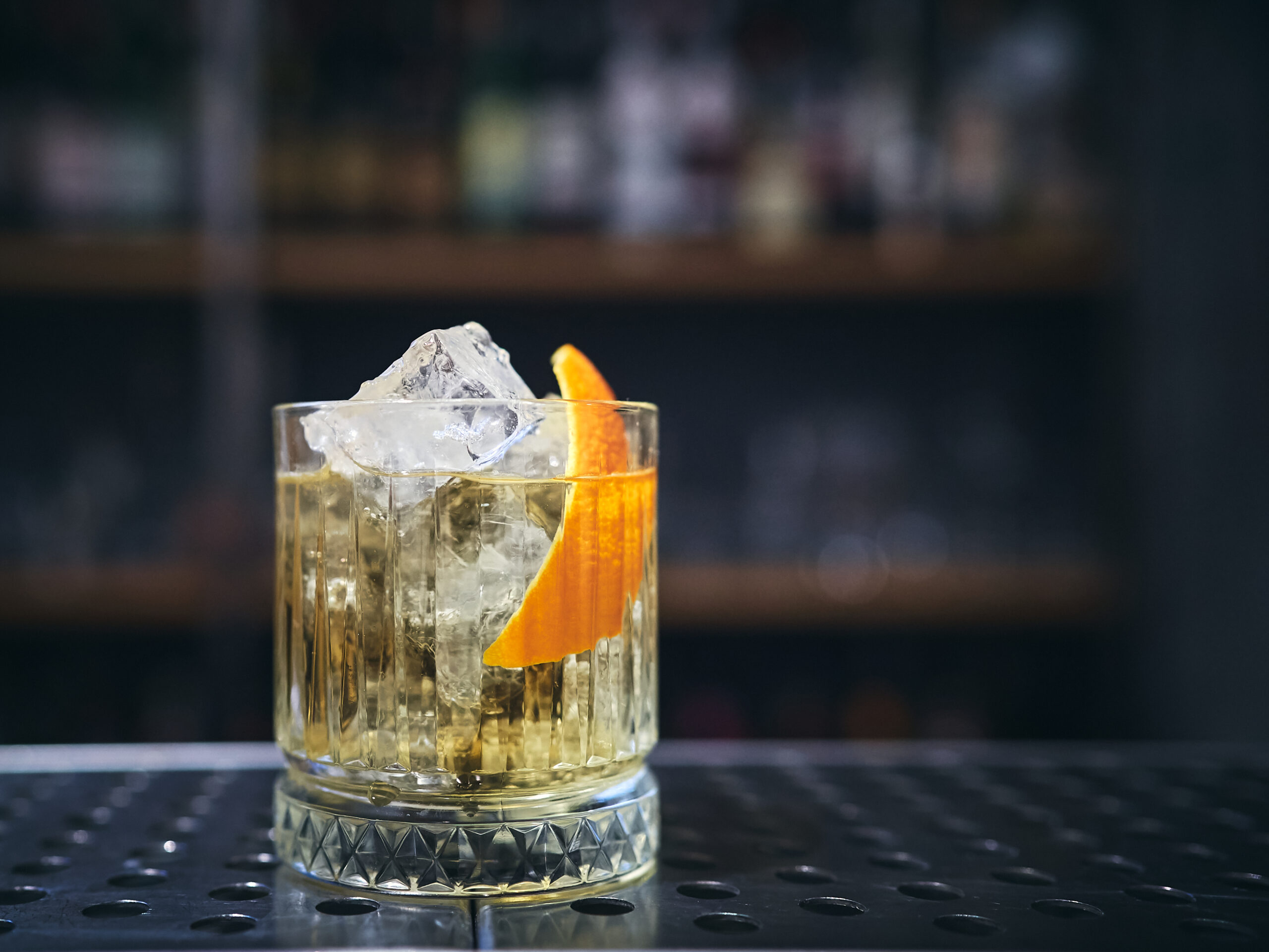 Cocktail con succo chiarificato