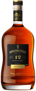Una bottiglia di appleton 12 rum giamaicano